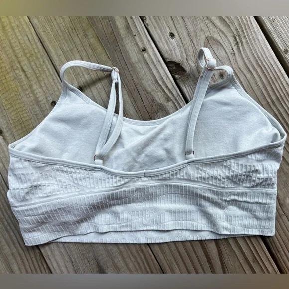 Danskin White Large Women’s Textured Intimates Bra - Picture 2 of 3